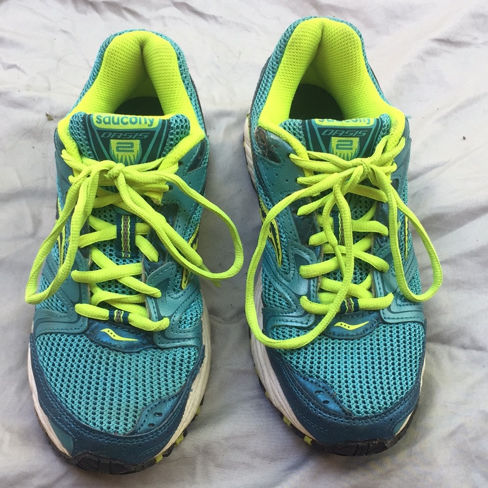 Saucony Oasis Running Shoes
